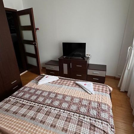 Apartament 3 Camere Otopeni Kültér fotó