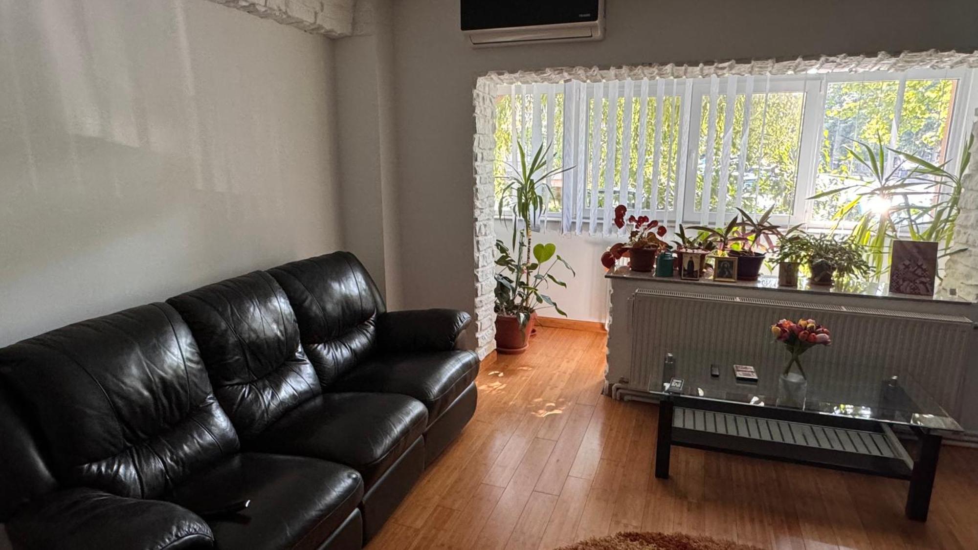Apartament 3 Camere Otopeni Kültér fotó